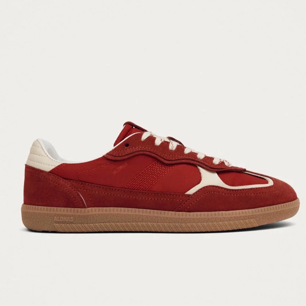Alohas TB.490 RIFE SHEEN RED LEATHER SNEAKERS

Never worn, still with box,